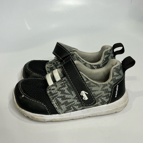 See Kai run black & white sneakers toddlers size 7 casual activewear athletic - Picture 2 of 9